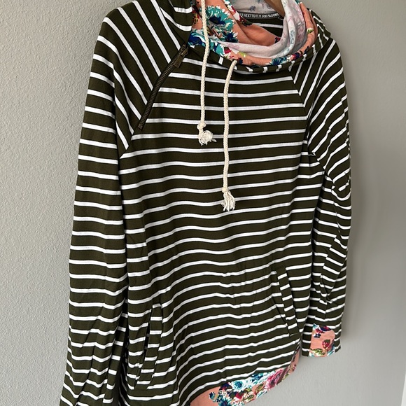 Ampersand Avenue Double Hood Hooded Sweatshirt Floral & Striped Green Medium - Picture 3 of 15